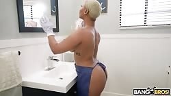 Thick Ass Daphne - The Thickest Cums The Quickest 2023 05 04